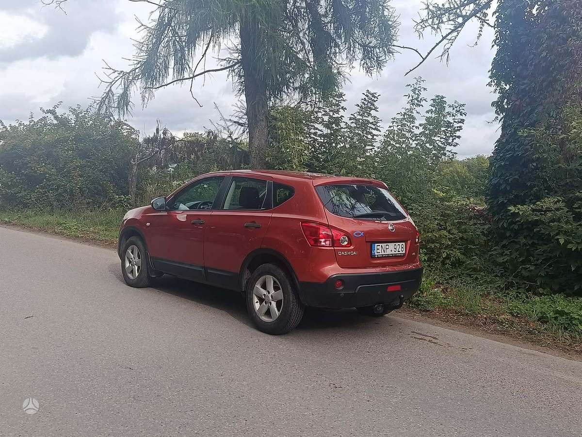 Nissan Qashqai 2009 — rear view