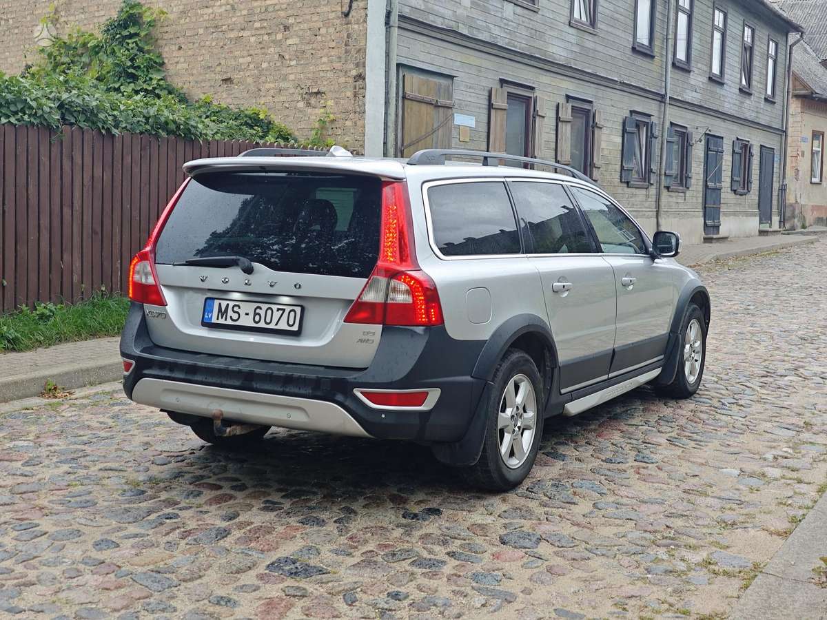 Volvo XC70 2008 — салон