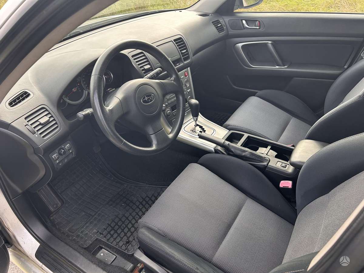 Subaru Legacy 2005 — photo 10