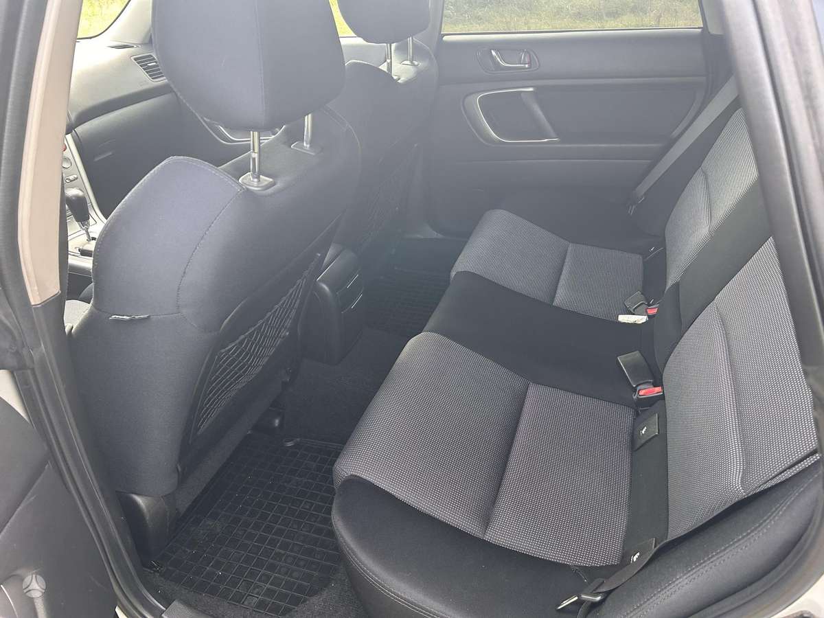 Subaru Legacy 2005 — photo 11