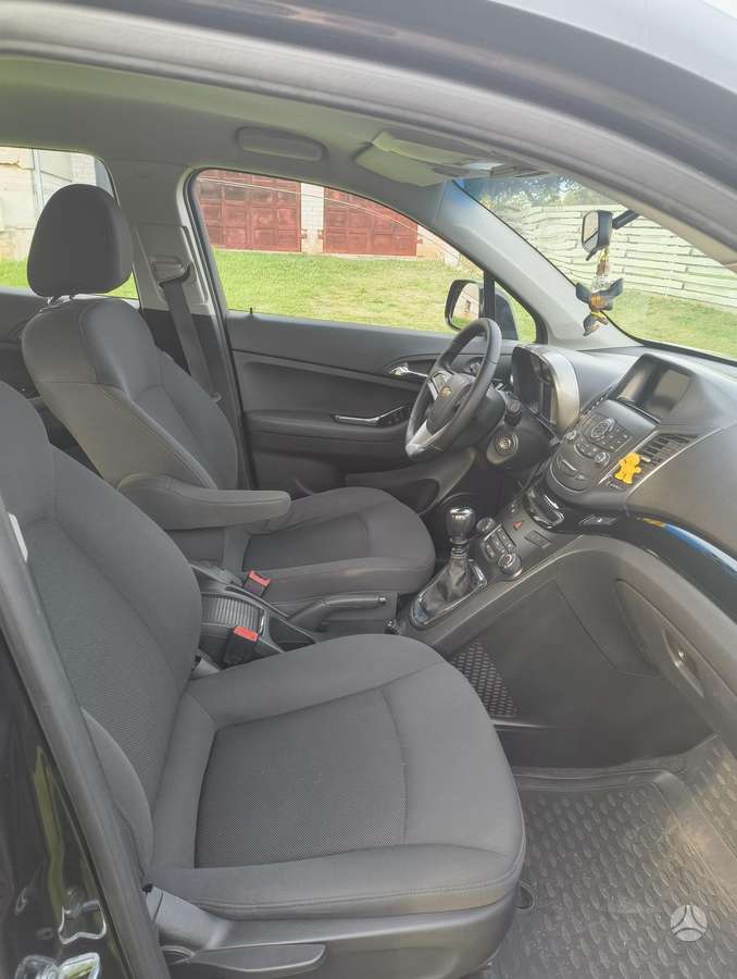 Chevrolet Orlando 2012 — photo 8