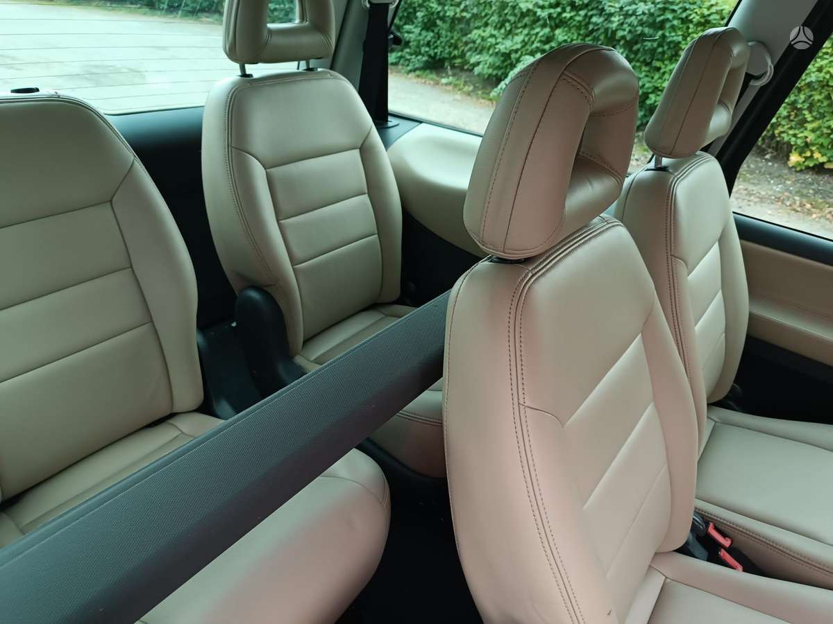 Seat Alhambra 2010 — photo 14