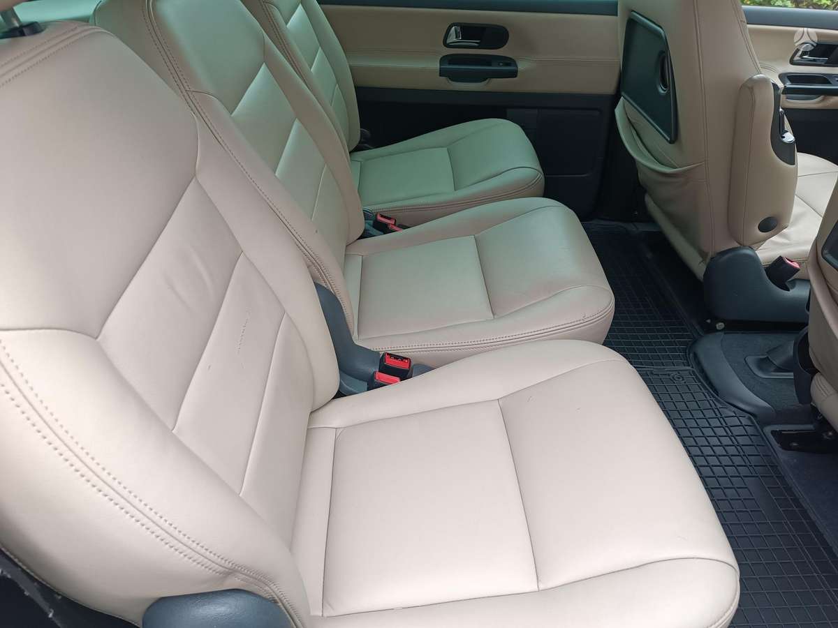 Seat Alhambra 2010 — photo 15