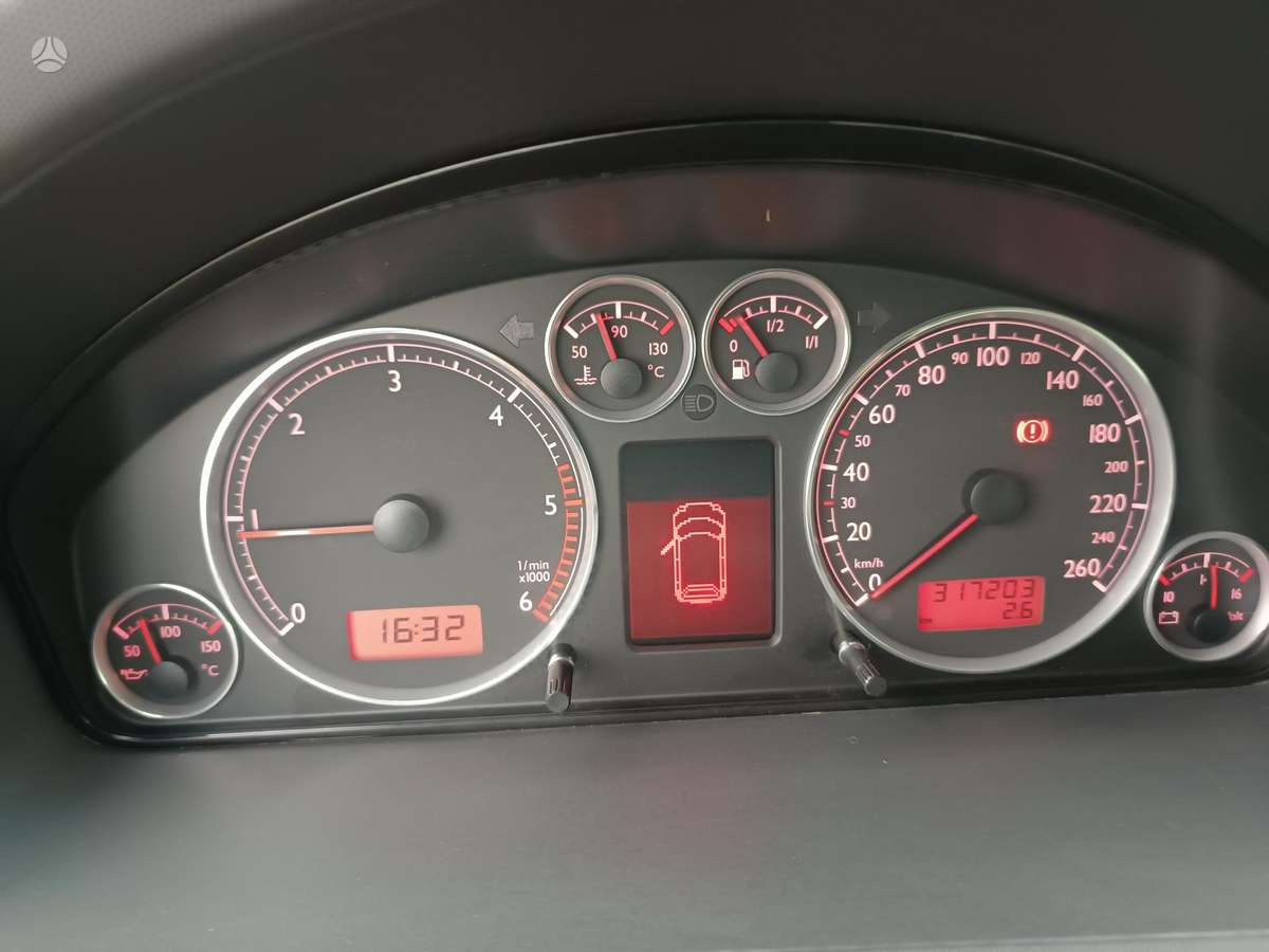 Seat Alhambra 2010 — photo 21