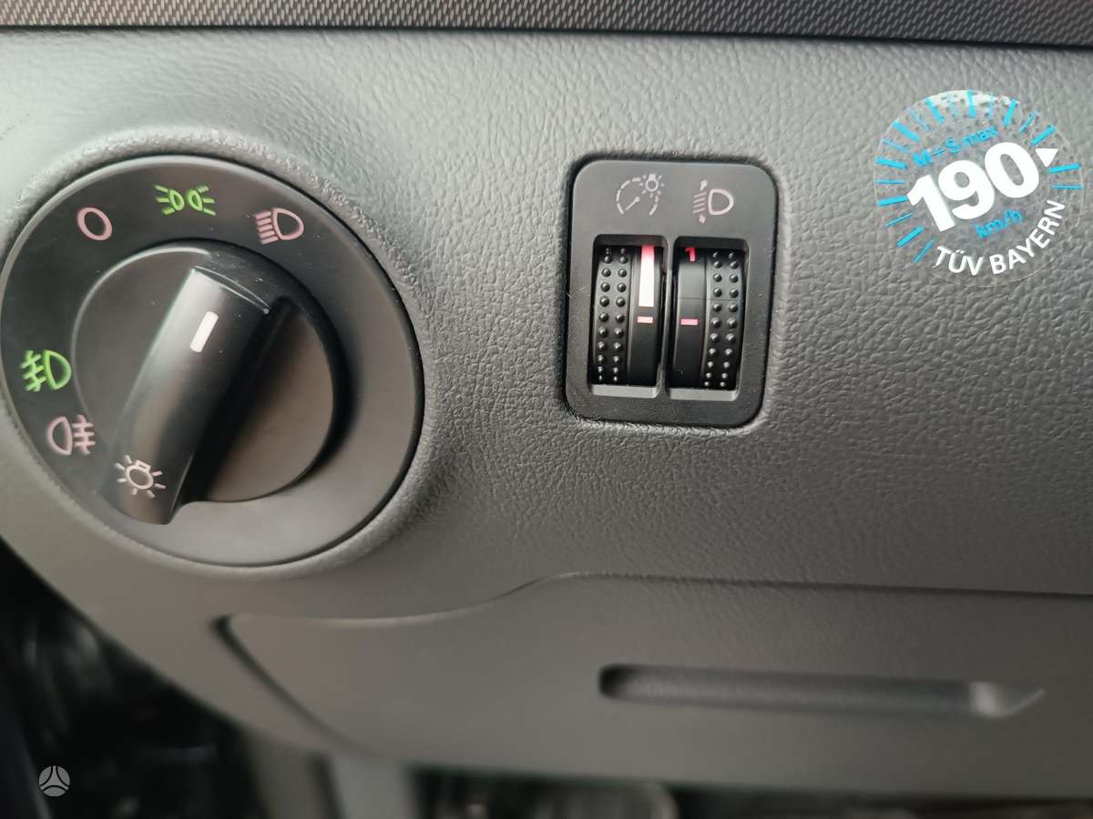 Seat Alhambra 2010 — photo 23