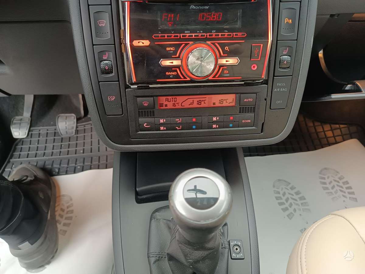 Seat Alhambra 2010 — photo 26