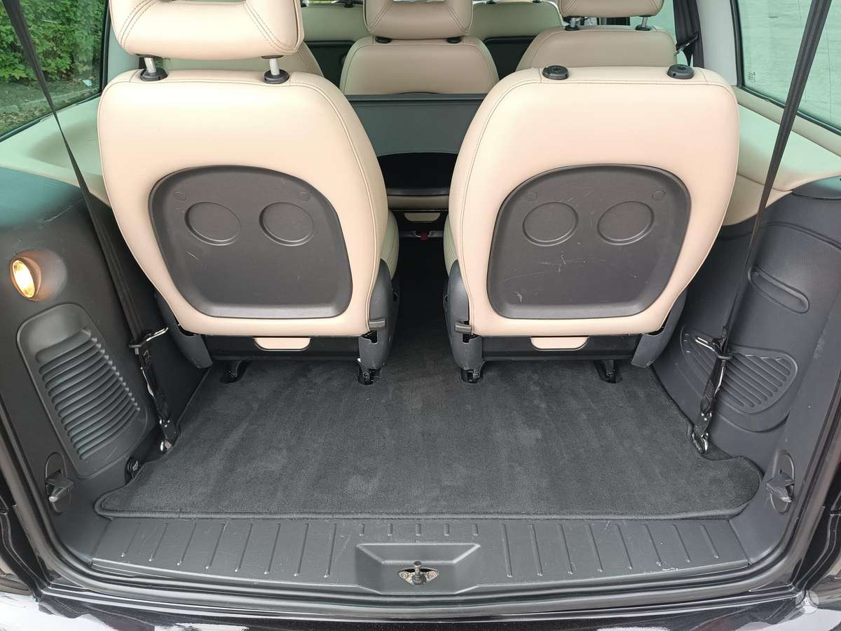 Seat Alhambra 2010 — photo 28