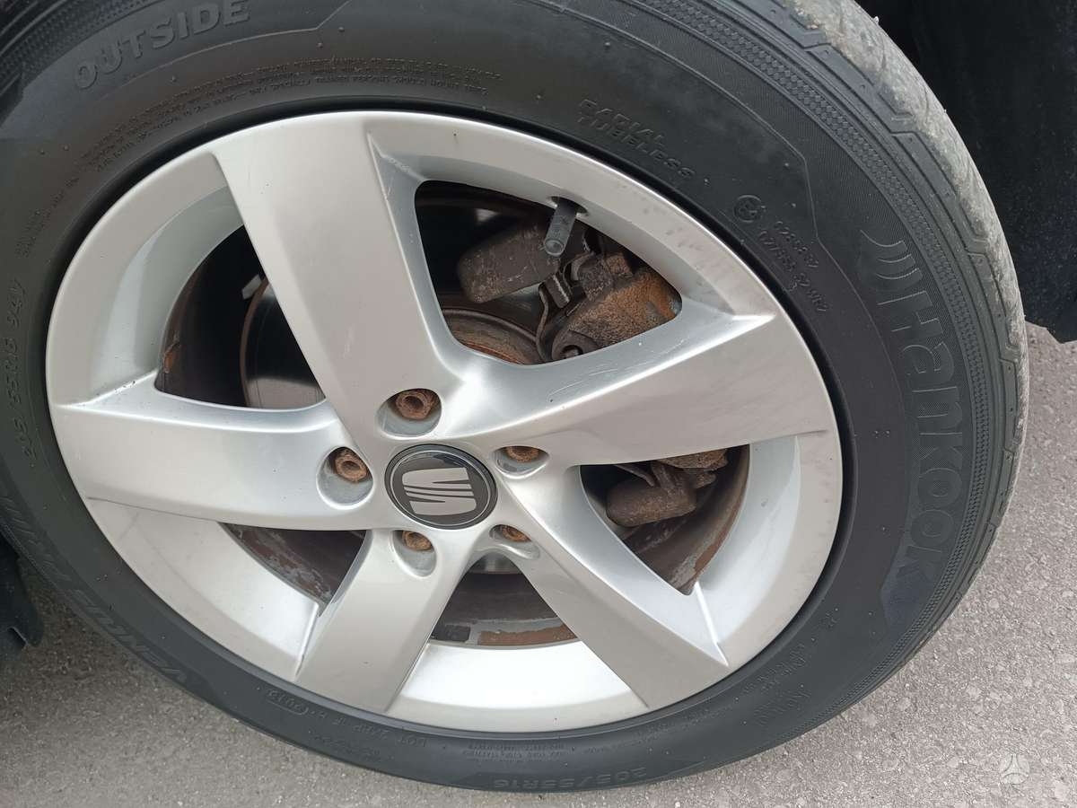 Seat Alhambra 2010 — photo 32