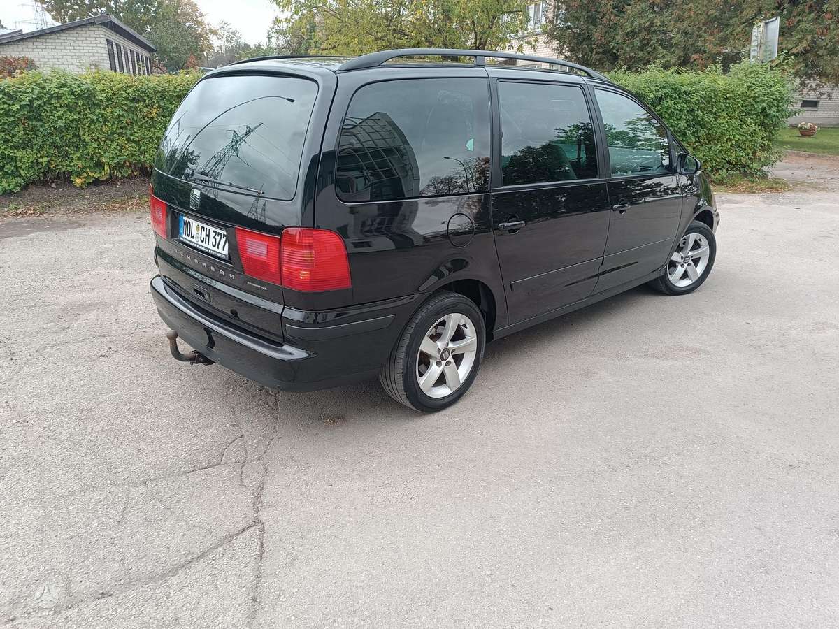 Seat Alhambra 2010 — photo 5