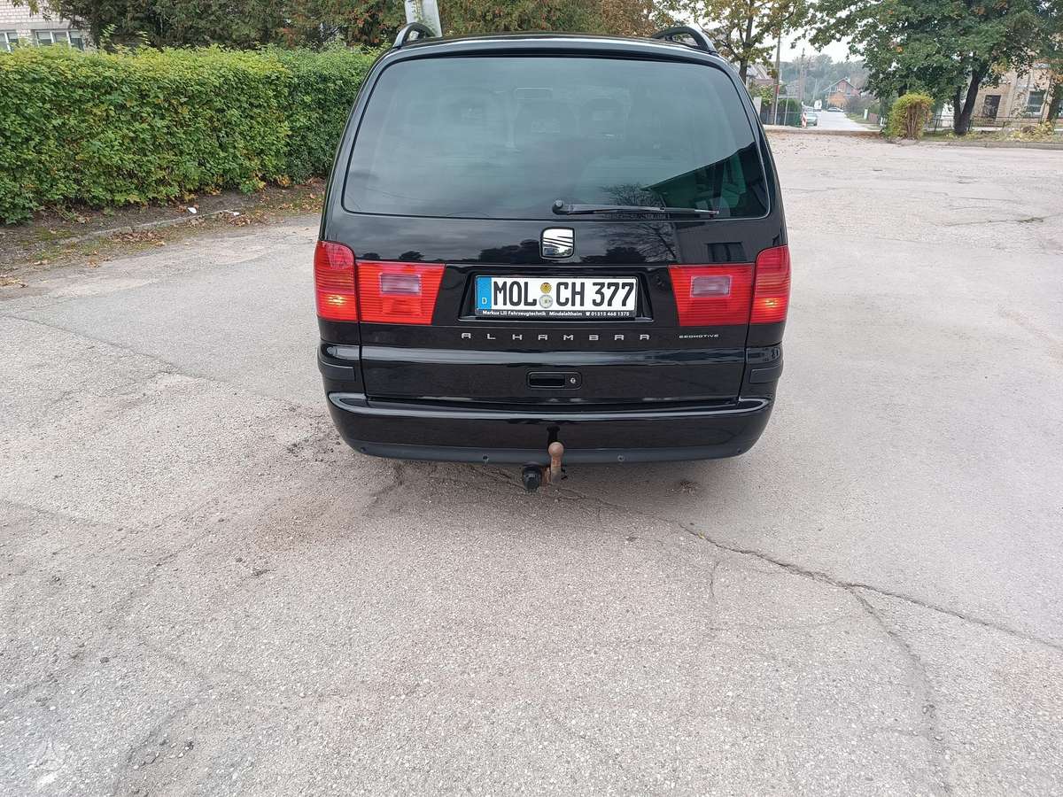 Seat Alhambra 2010 — photo 6
