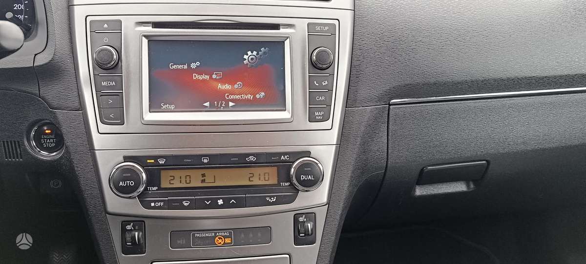 Toyota Avensis 2015 — photo 10
