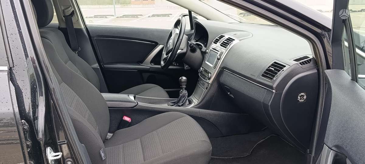 Toyota Avensis 2015 — photo 14