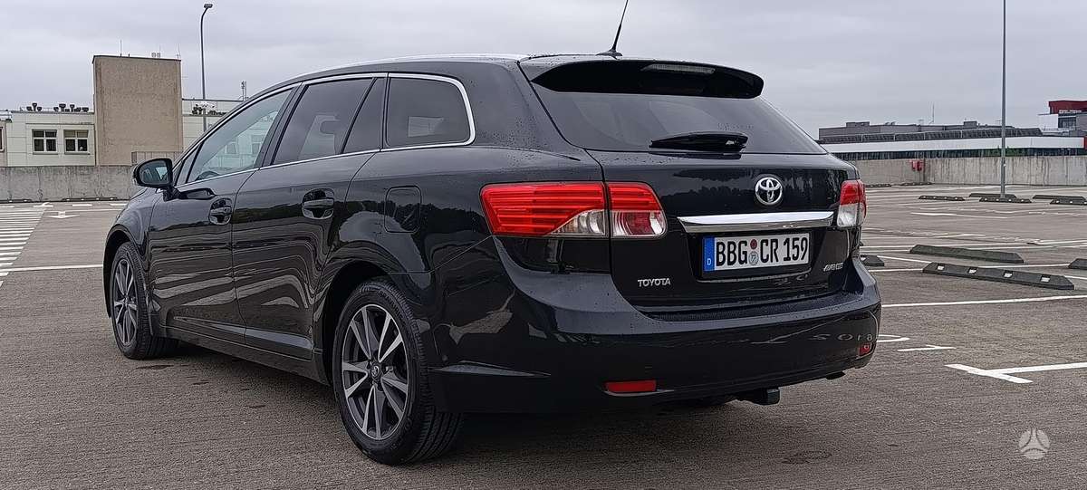 Toyota Avensis 2015 — engine 2200 cm³, 150 HP (110kW)