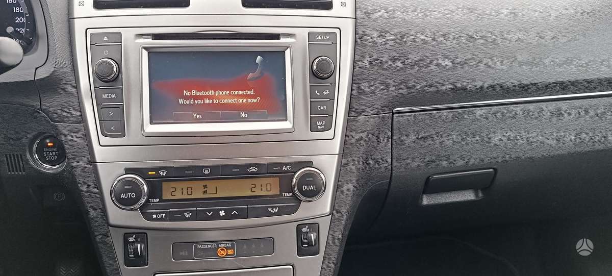 Toyota Avensis 2015 — photo 9