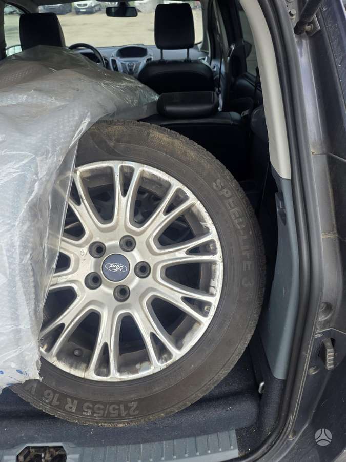 Ford Grand 2012 — photo 12