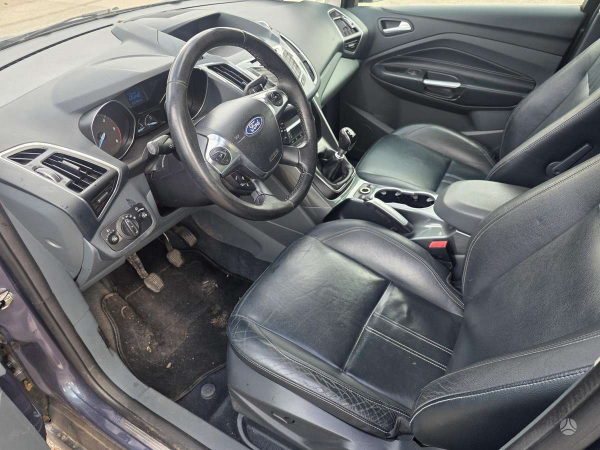 Ford Grand 2012 — photo 8