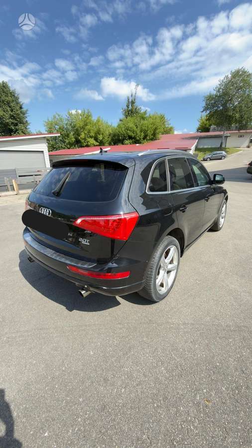 Audi Q5 2011 — вигляд ззаду