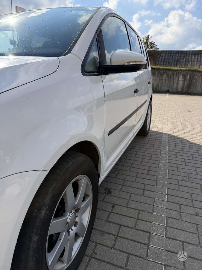 Volkswagen Touran 2013 — photo 10