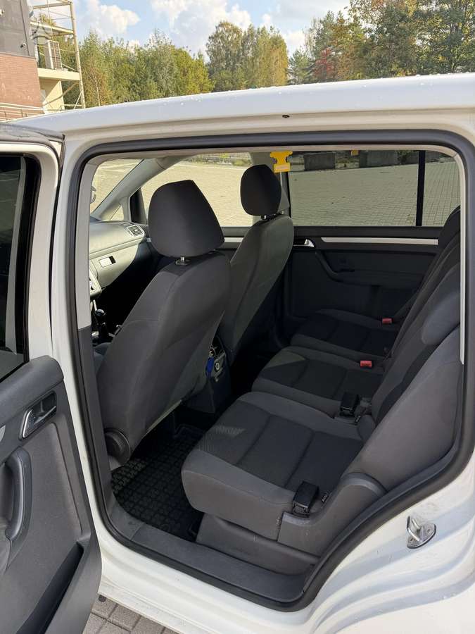 Volkswagen Touran 2013 — photo 16