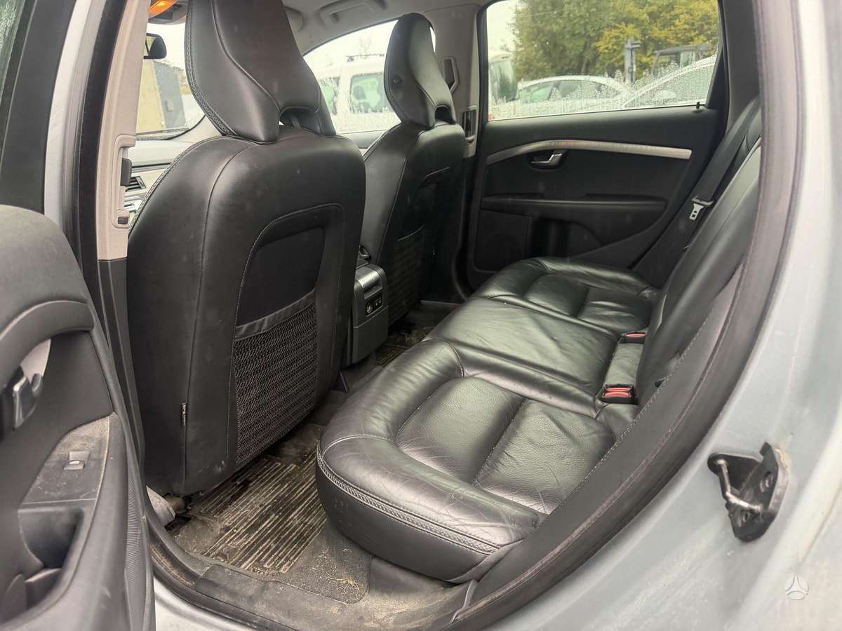 Volvo XC70 2010 — photo 6