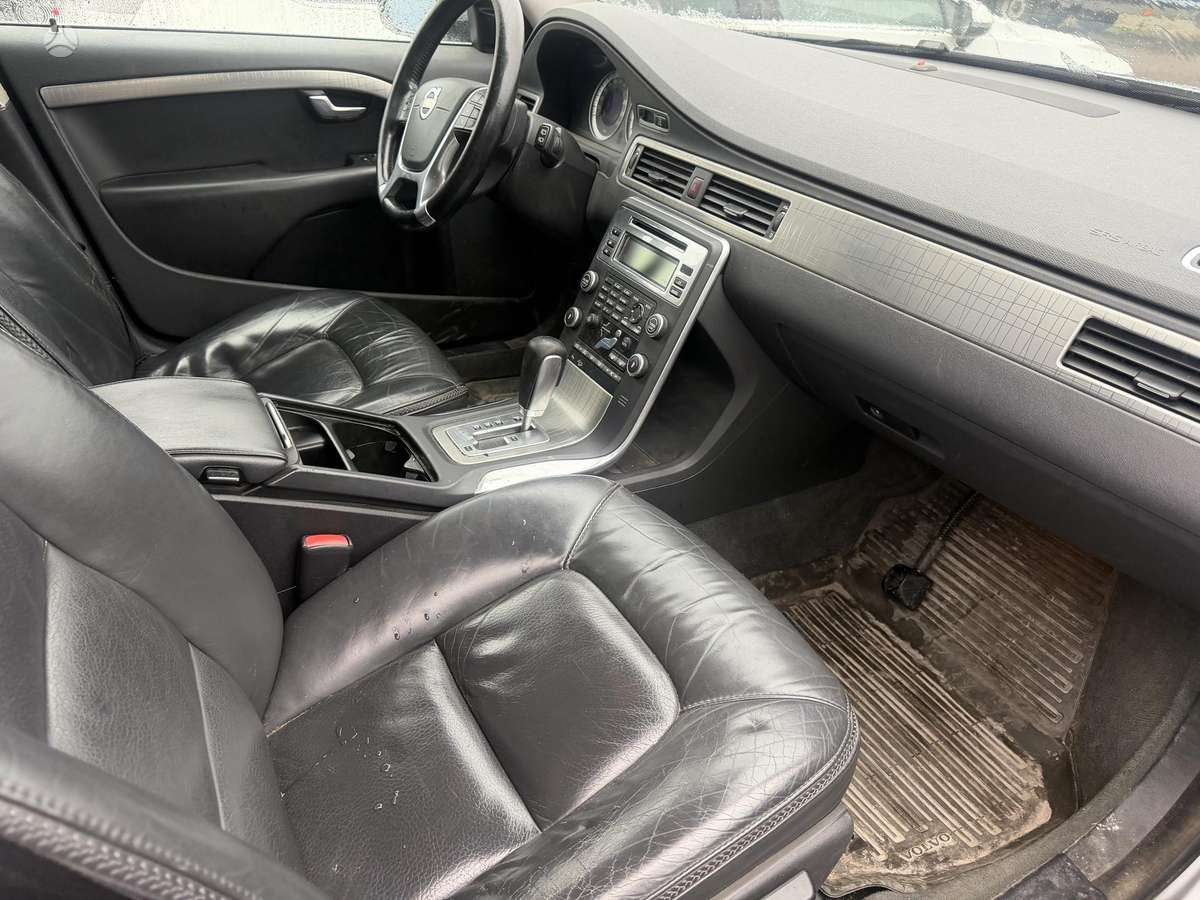 Volvo XC70 2010 — photo 7