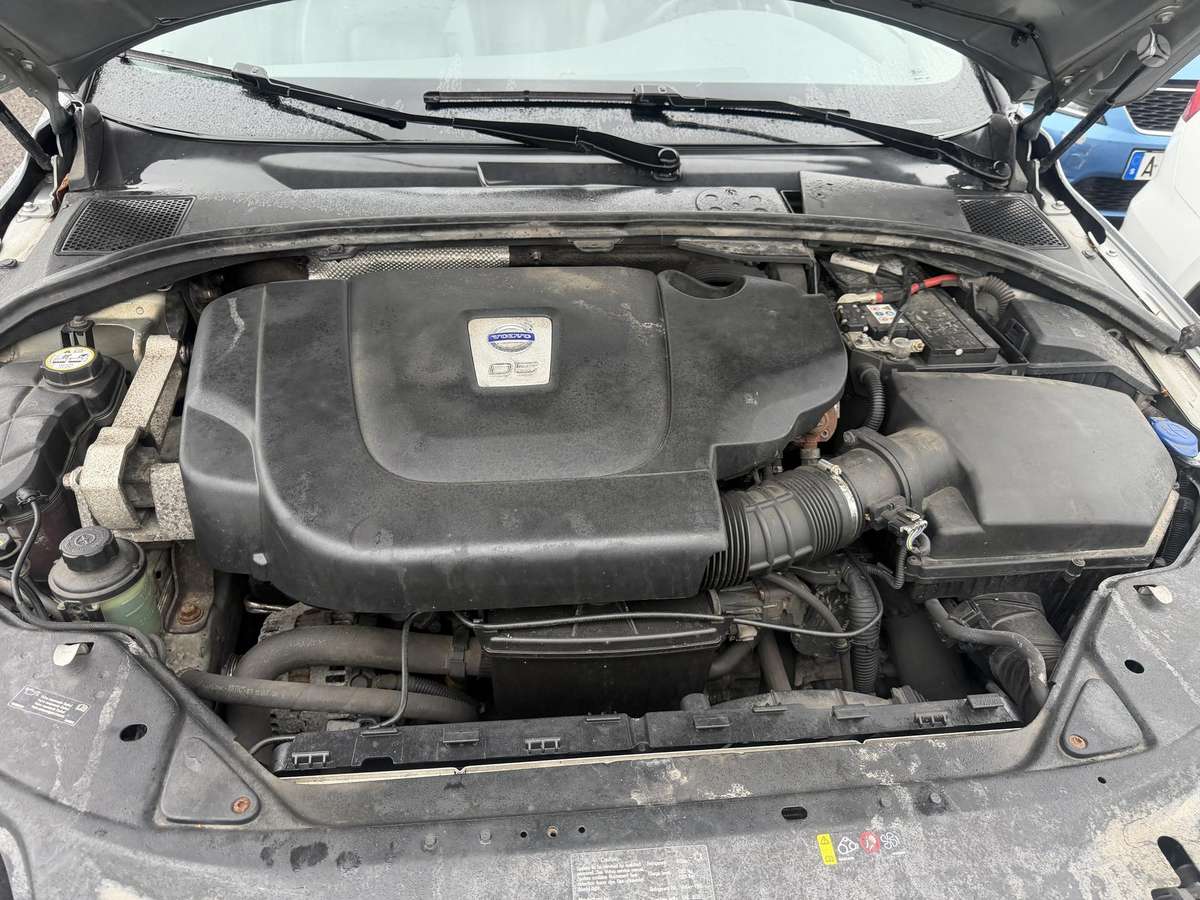 Volvo XC70 2010 — photo 8