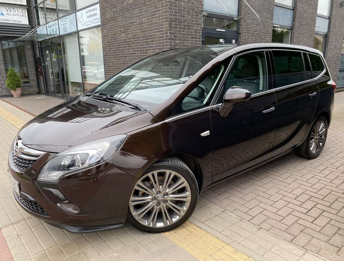 Opel Zafira 2012 — photo 12