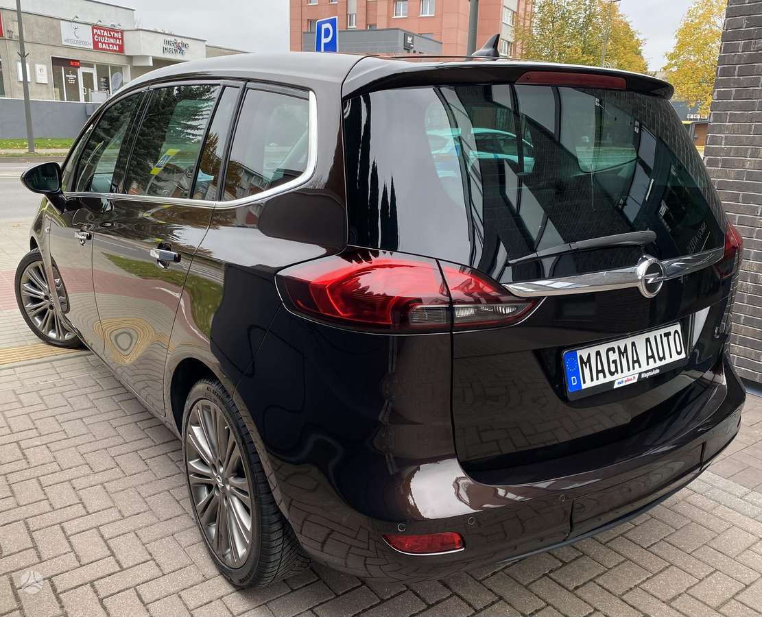 Opel Zafira 2012 — photo 16