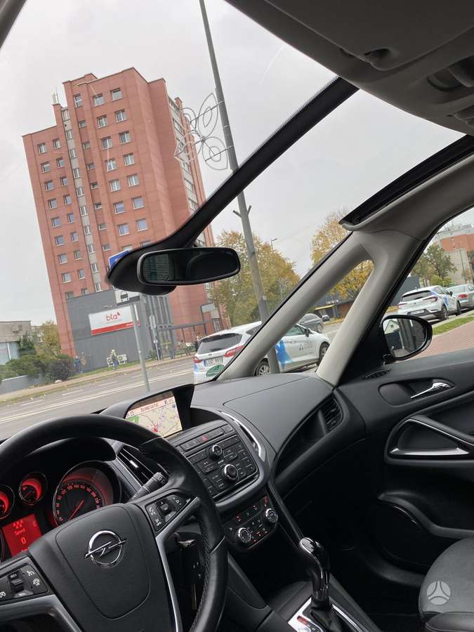 Opel Zafira 2012 — photo 33