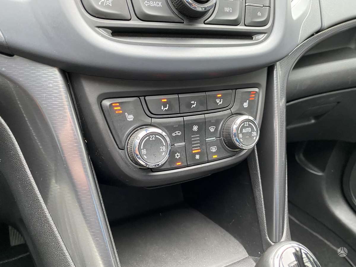 Opel Zafira 2012 — photo 37