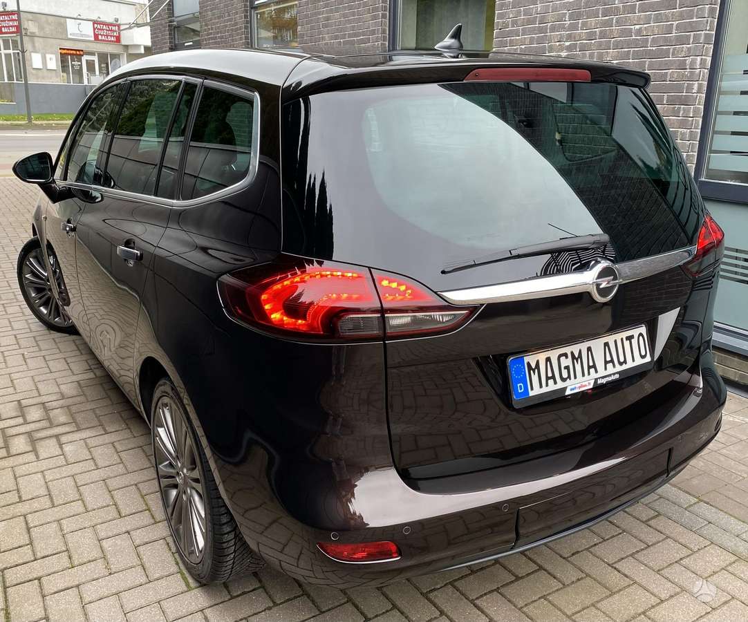 Opel Zafira 2012 — engine 1956 cm³, 165 HP (121kW)