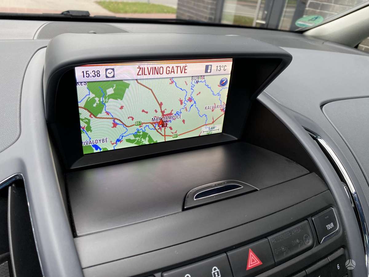 Opel Zafira 2012 — photo 41