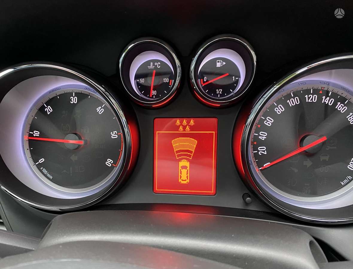 Opel Zafira 2012 — photo 43