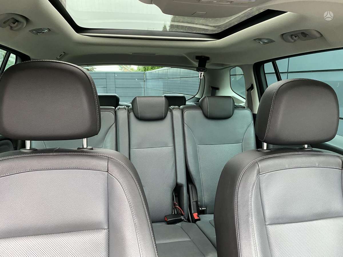 Opel Zafira 2012 — photo 49