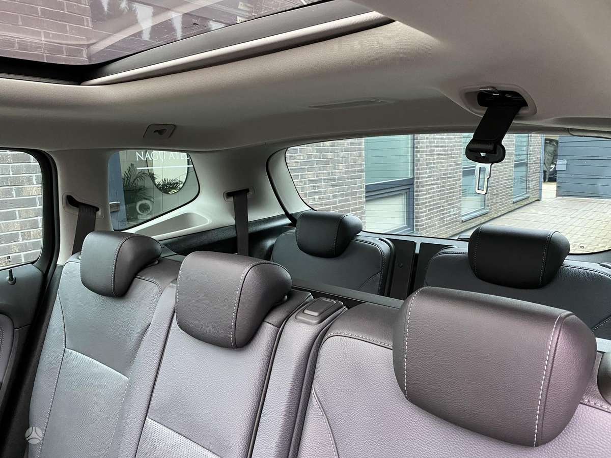 Opel Zafira 2012 — photo 52
