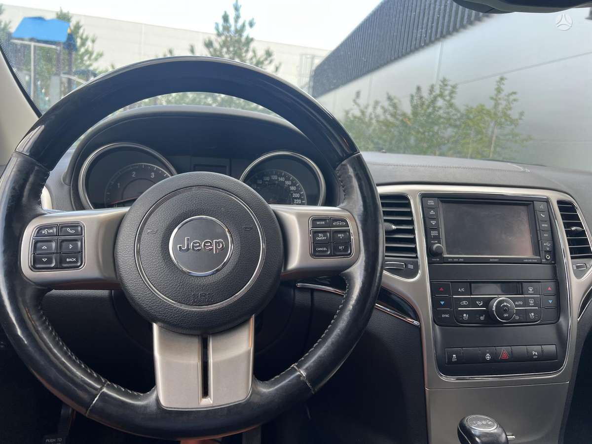 Jeep Grand 2014 — photo 17