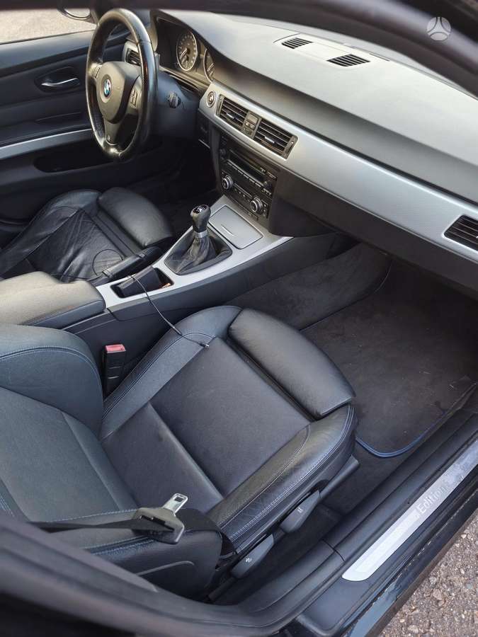 BMW 316 2011 — photo 9