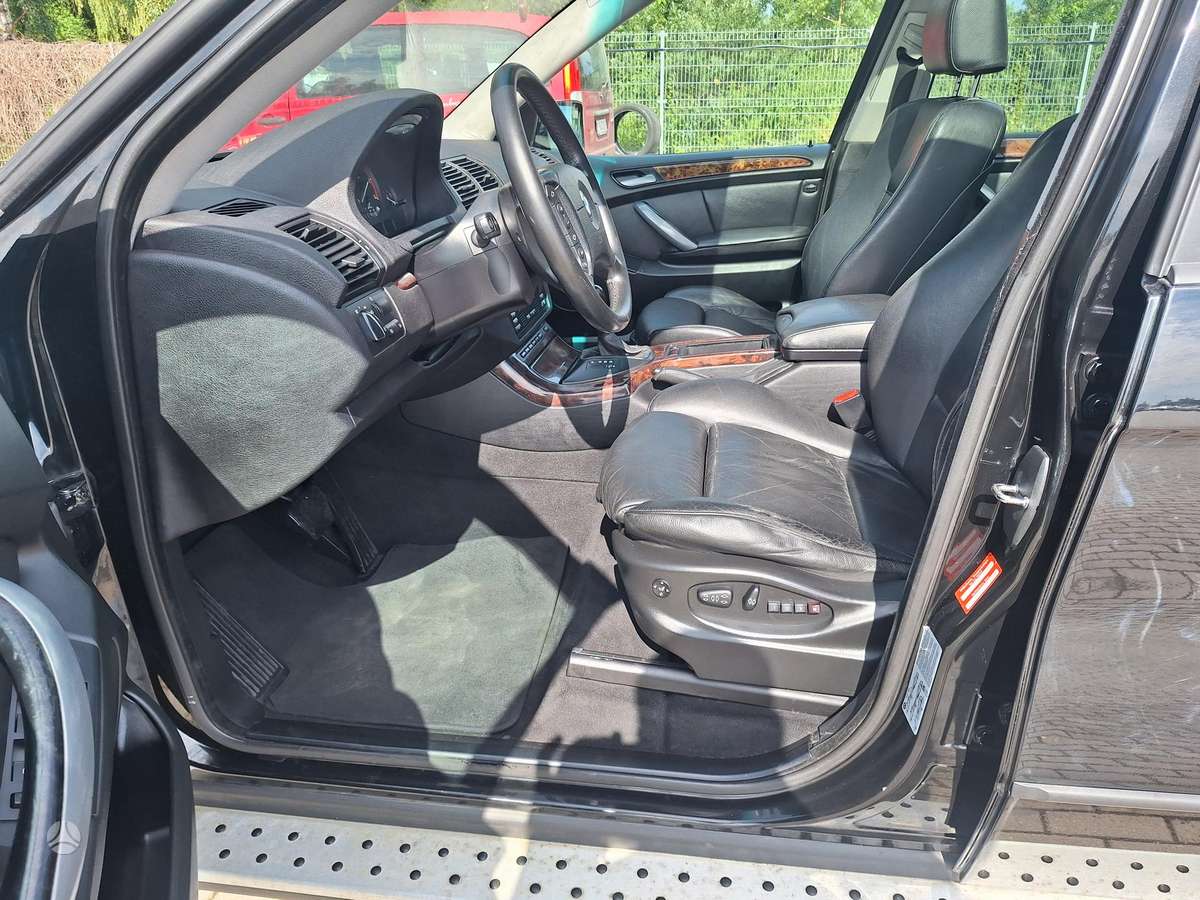 BMW X5 2004 — photo 15