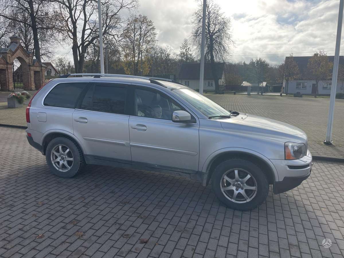 Volvo XC90 2009 — rear view