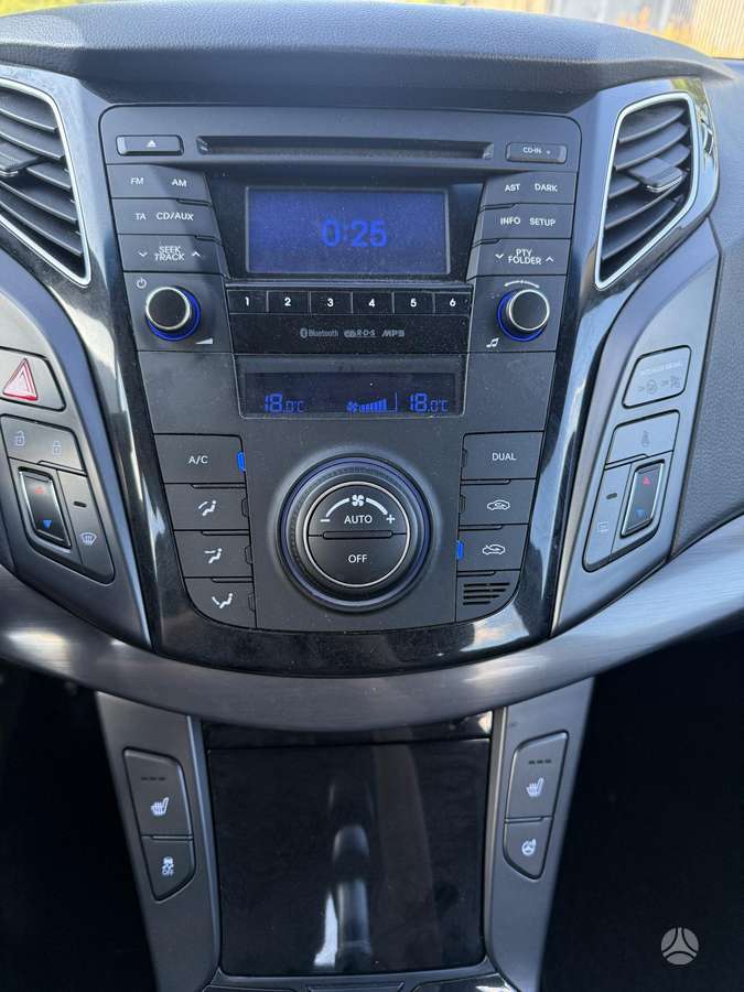 Hyundai i40 2014 — photo 13