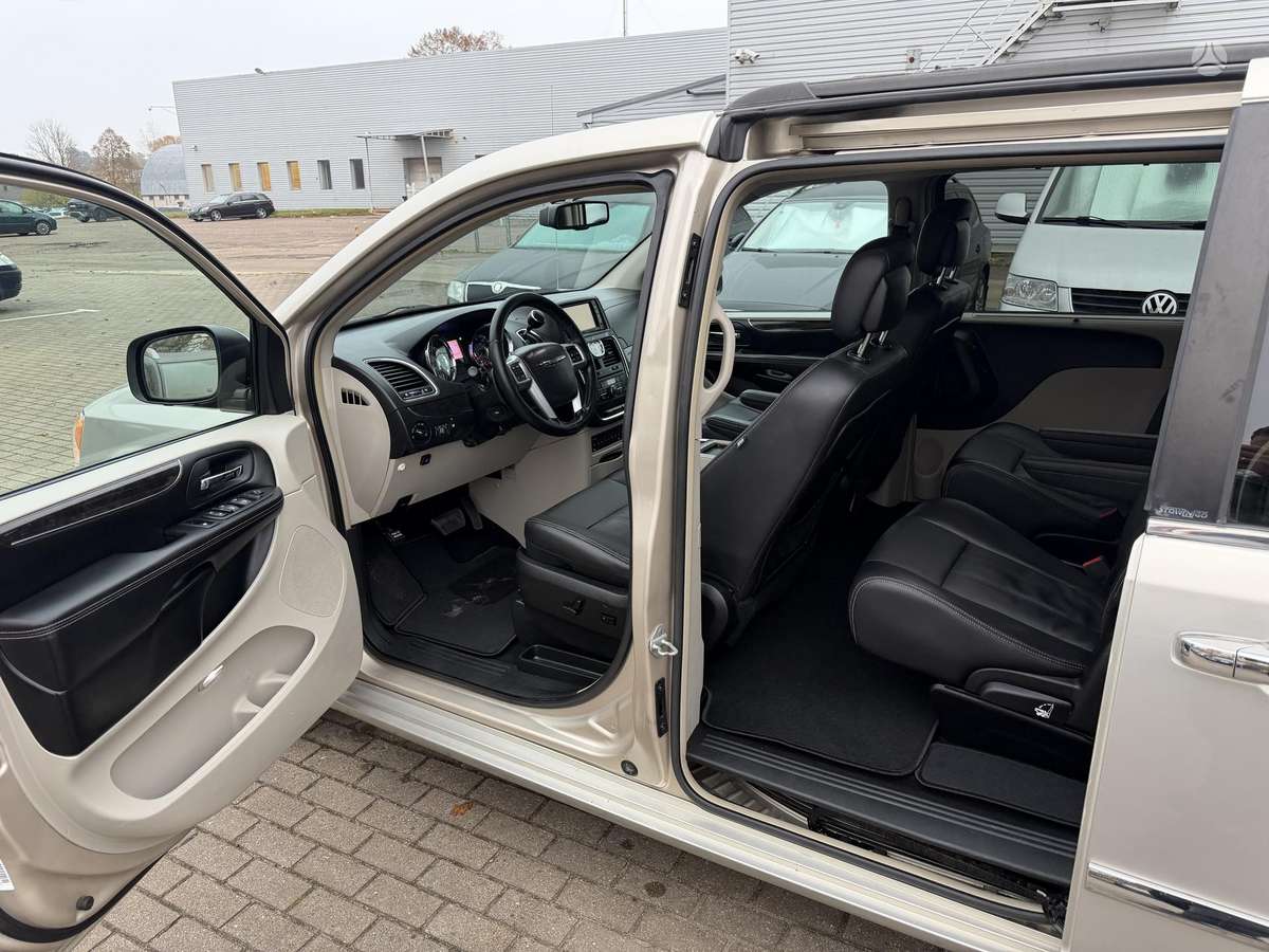 Chrysler Town 2012 — photo 18