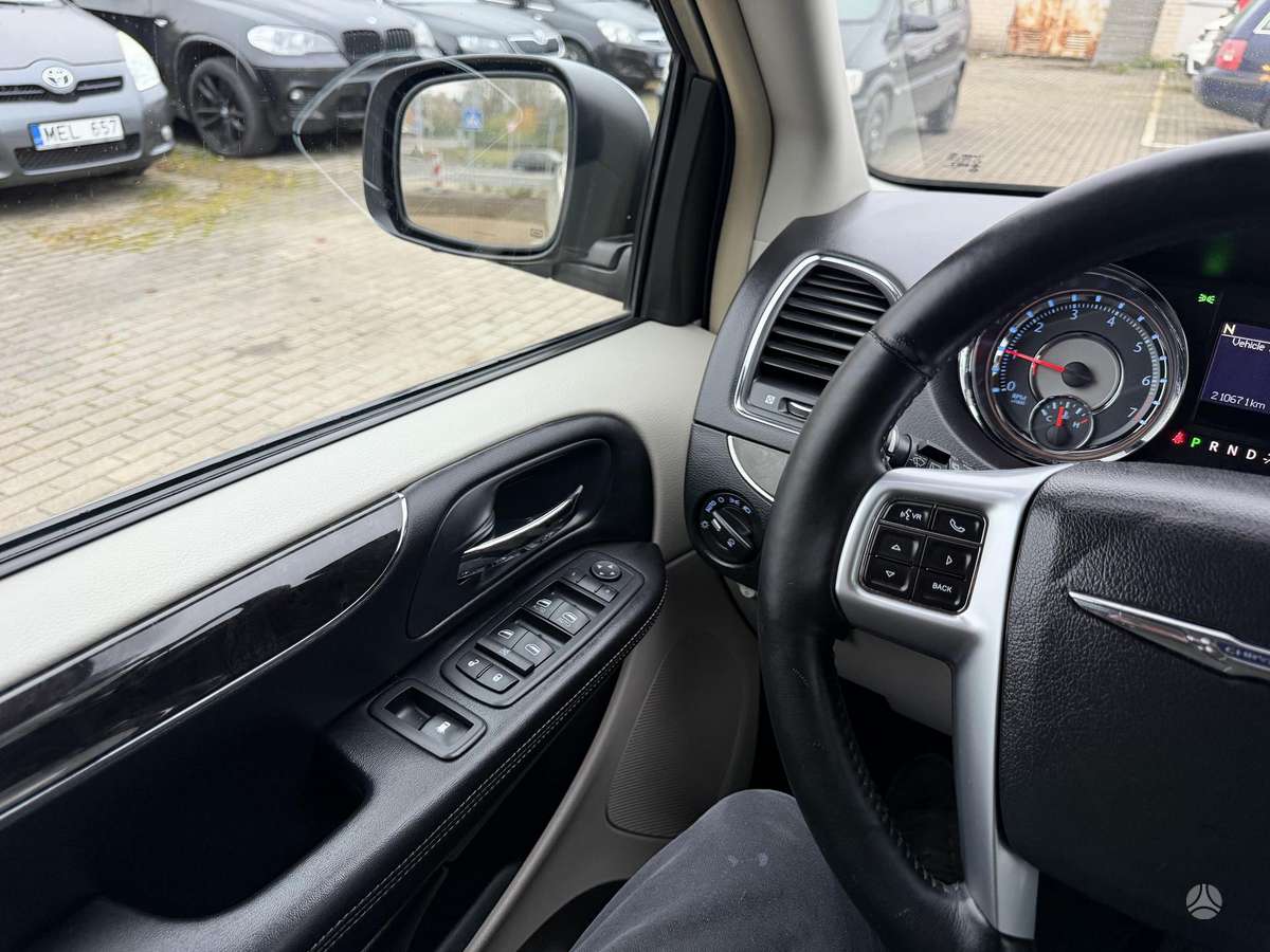 Chrysler Town 2012 — photo 23