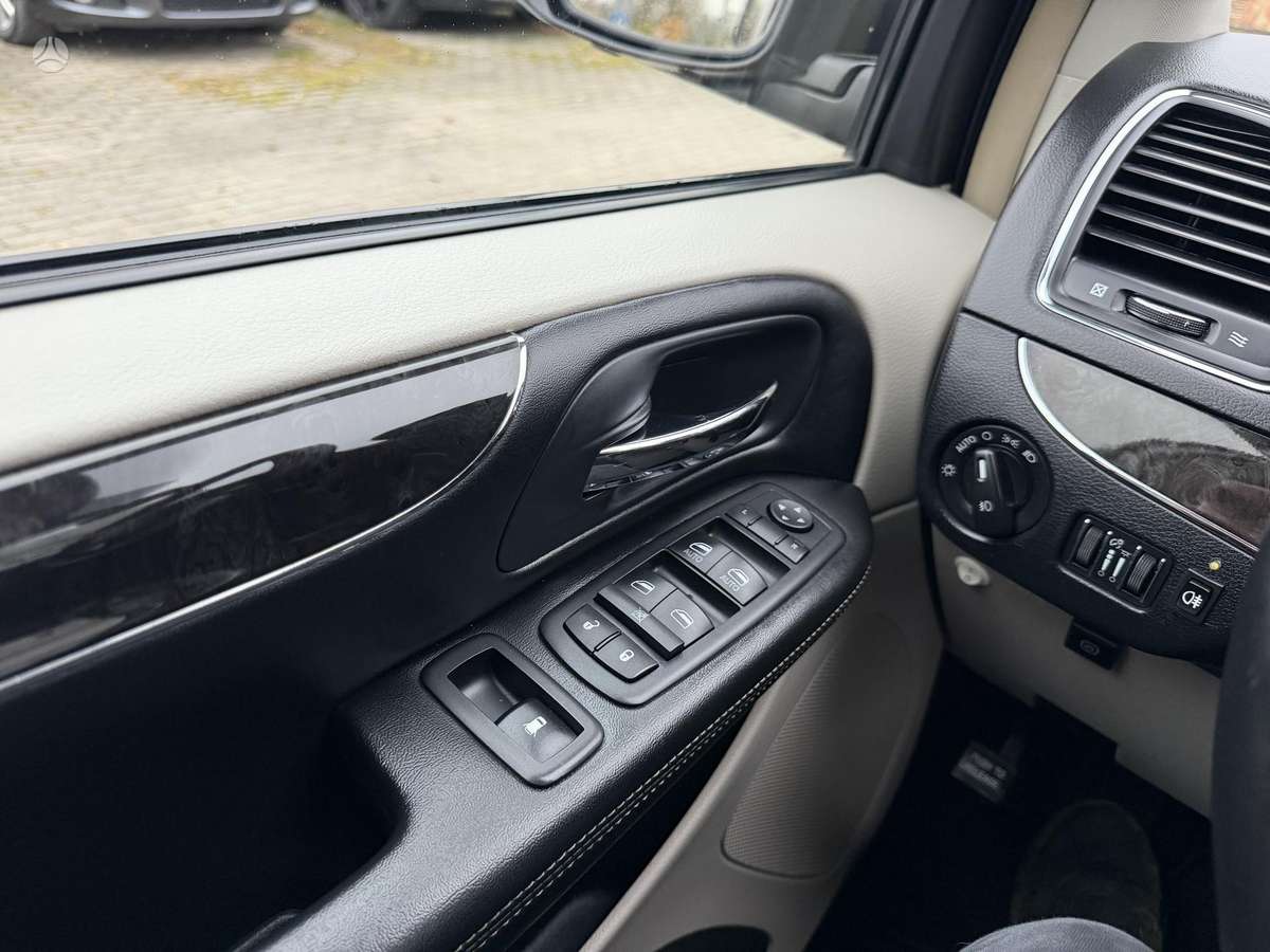 Chrysler Town 2012 — photo 28