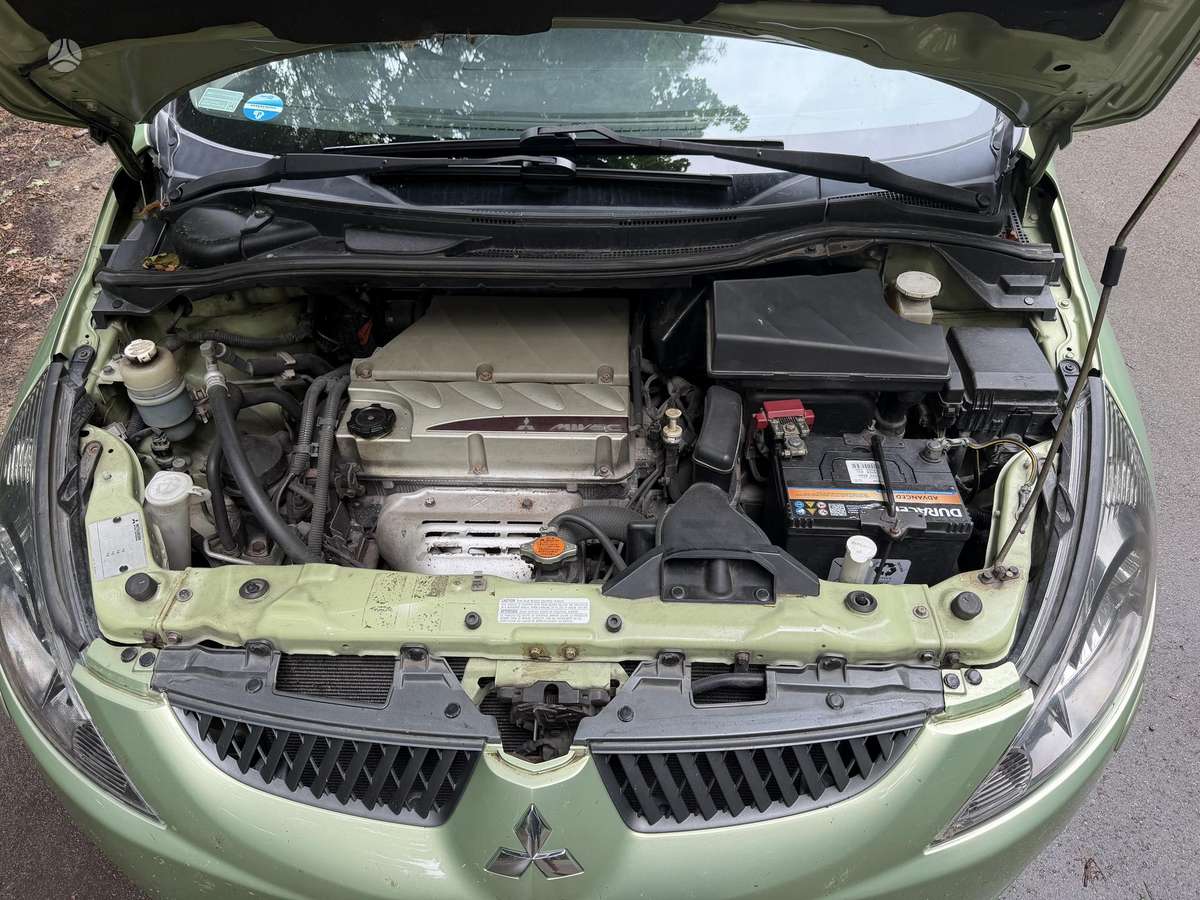 Mitsubishi Grandis 2005 — photo 12