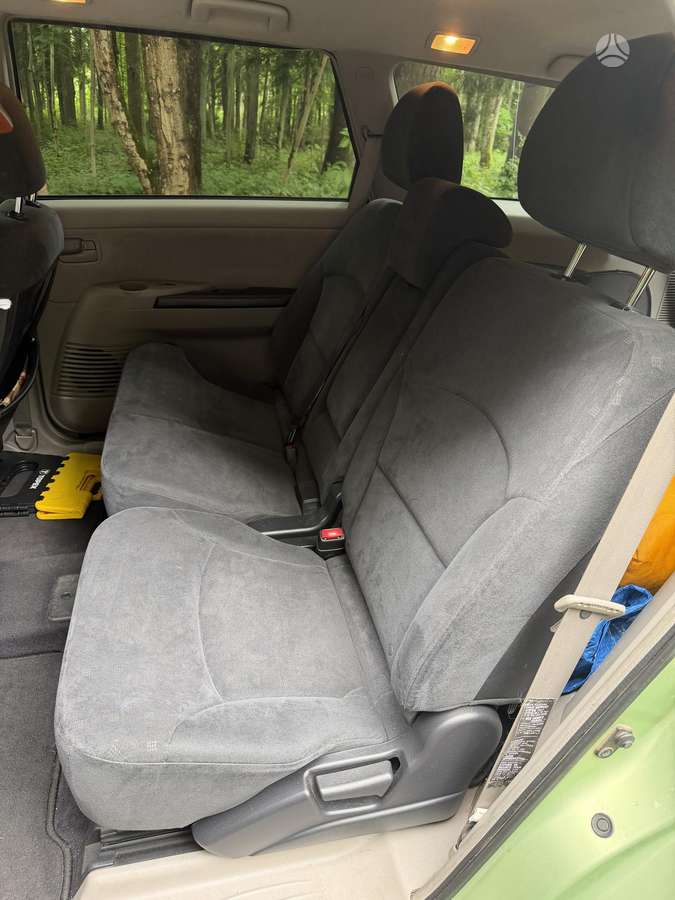 Mitsubishi Grandis 2005 — photo 7