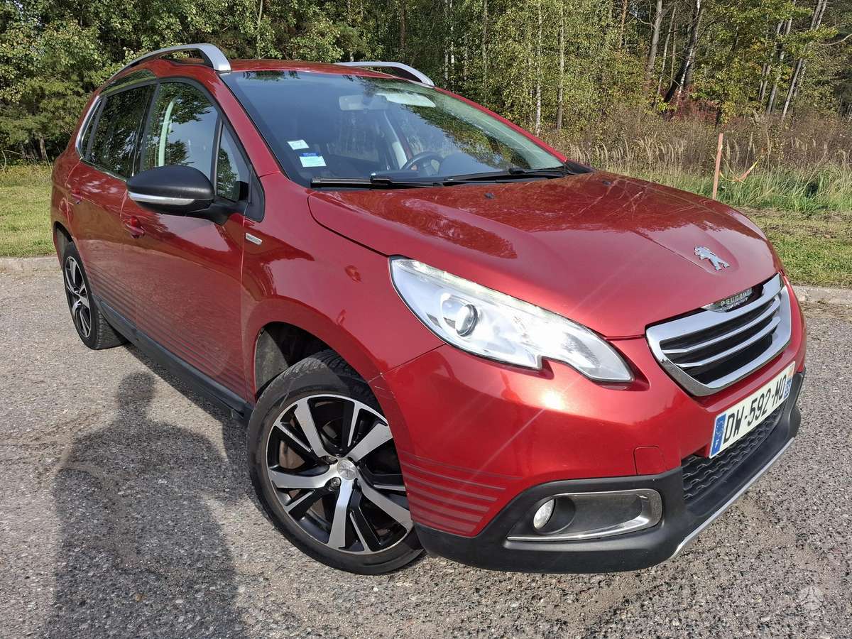 Peugeot 2008 2015 — rear view