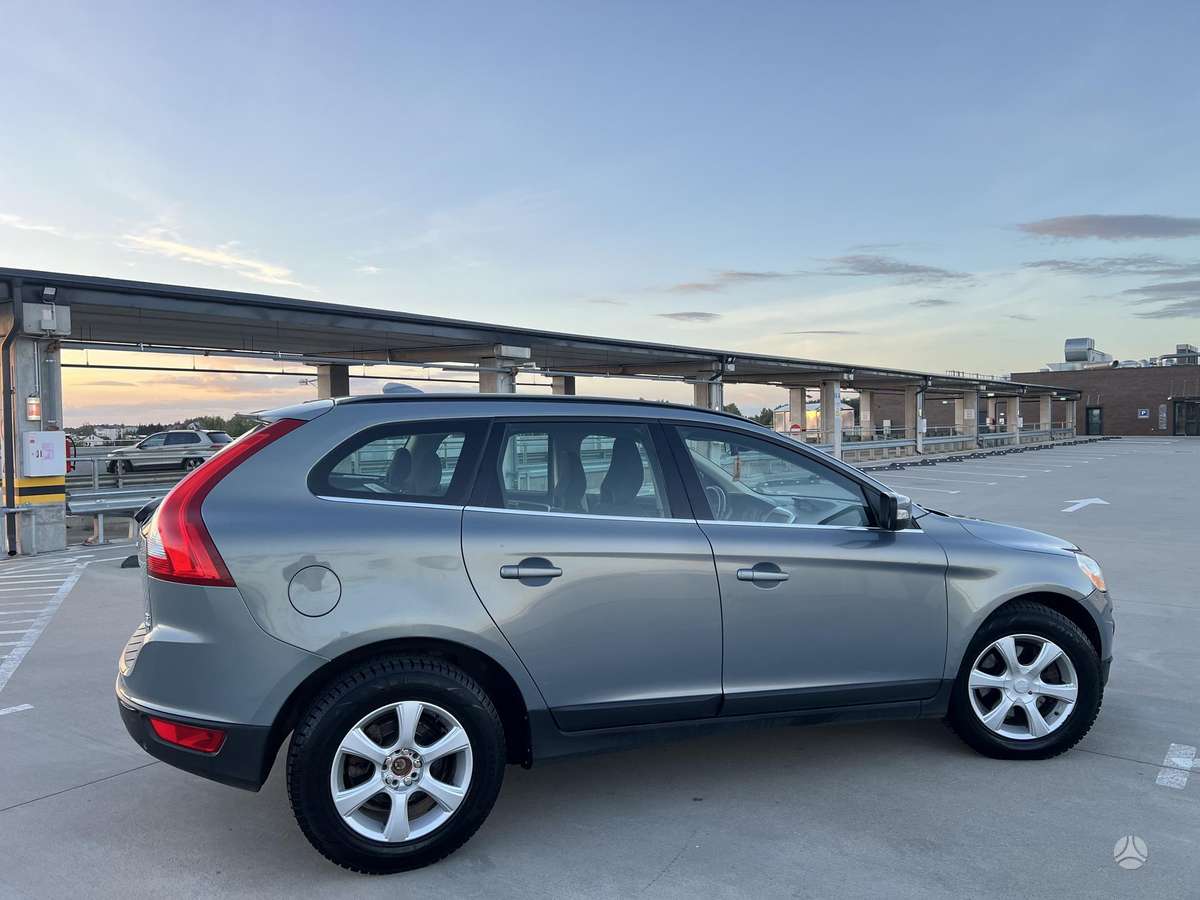 Volvo XC60 2009 — photo 14