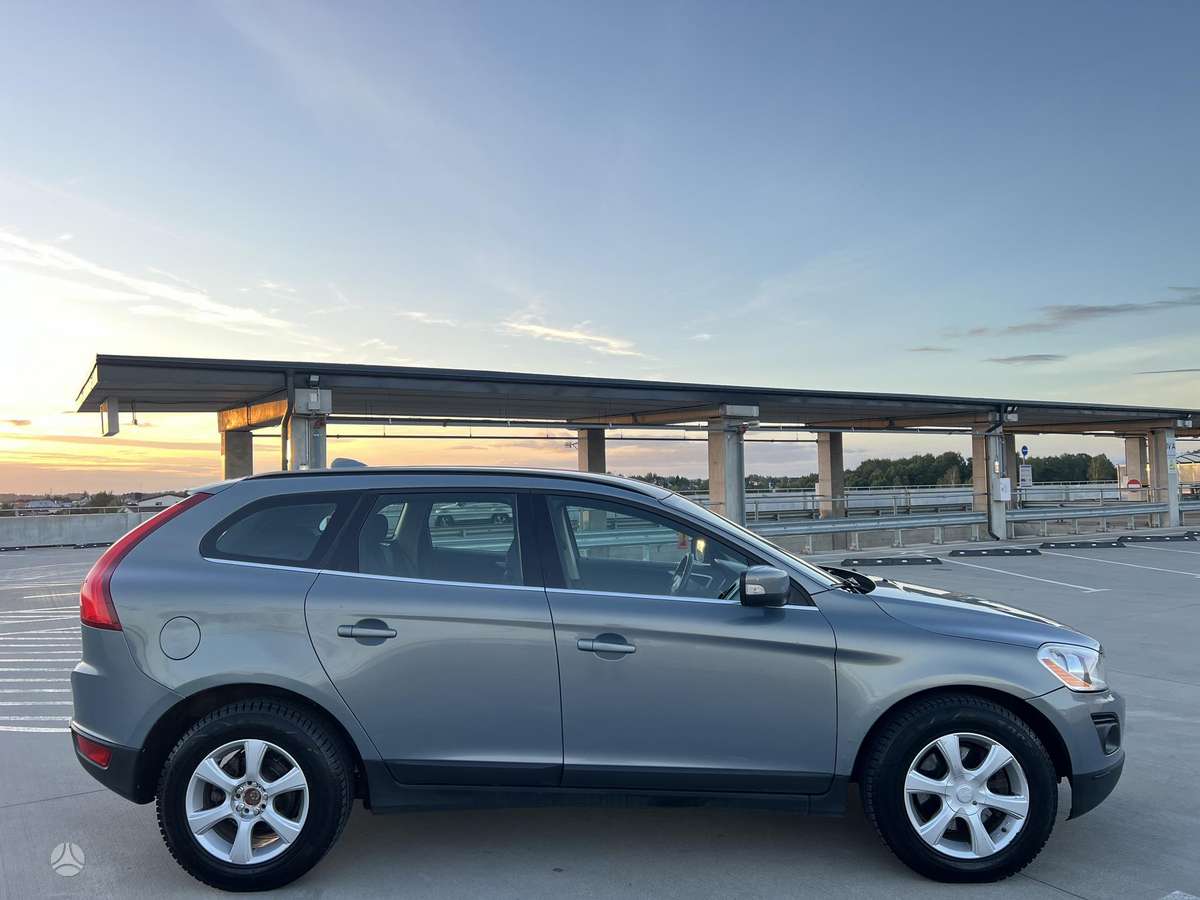 Volvo XC60 2009 — photo 15