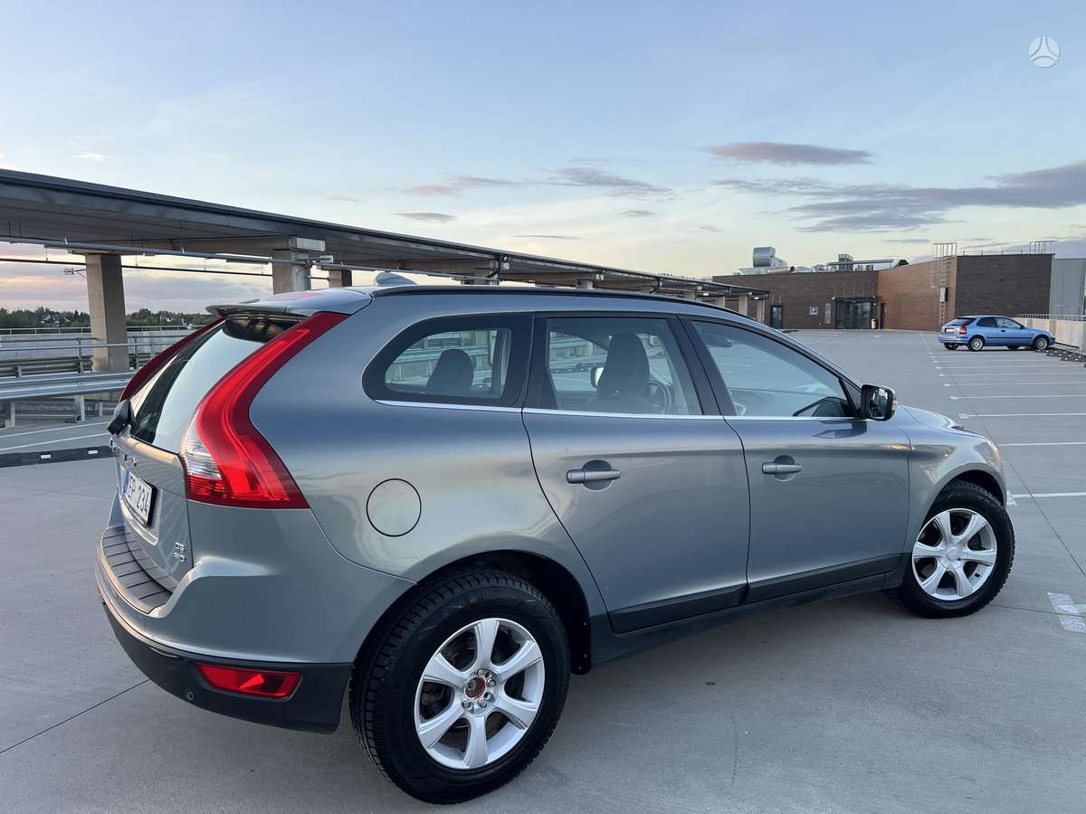 Volvo XC60 2009 — photo 18