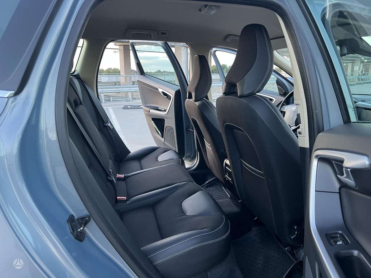 Volvo XC60 2009 — photo 32